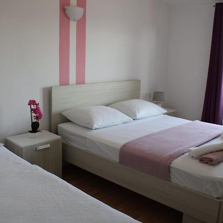 Apartments Renata Donji Seget Екстериор снимка