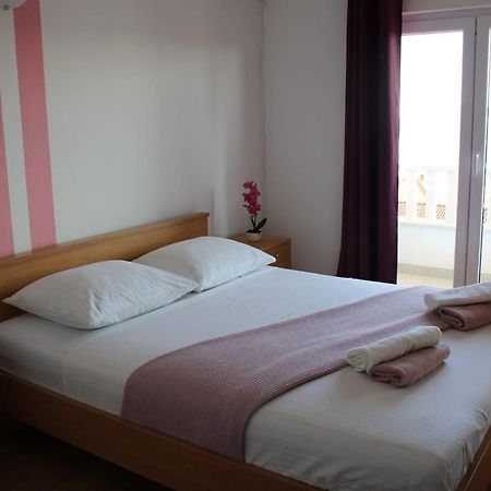 Apartments Renata Donji Seget Екстериор снимка