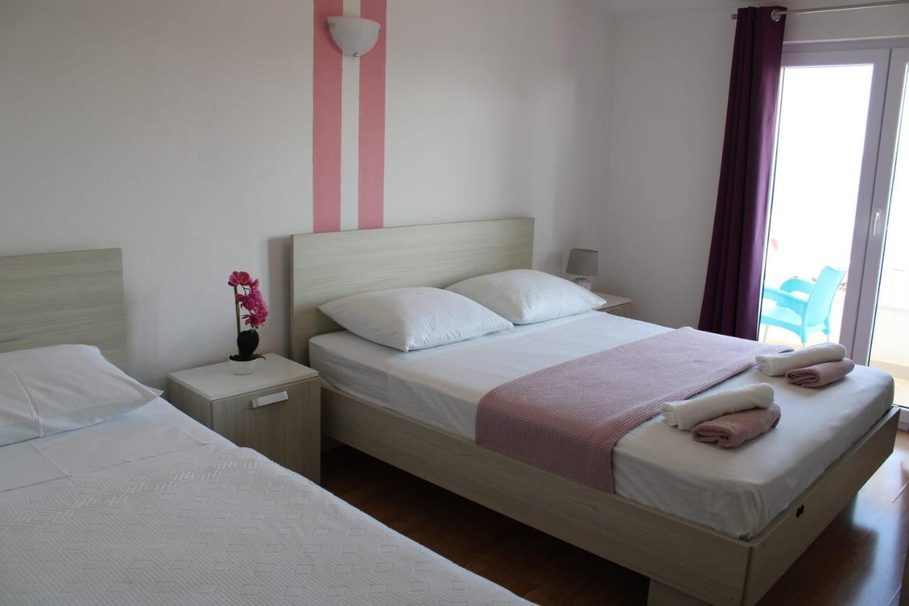 Apartments Renata Donji Seget Екстериор снимка