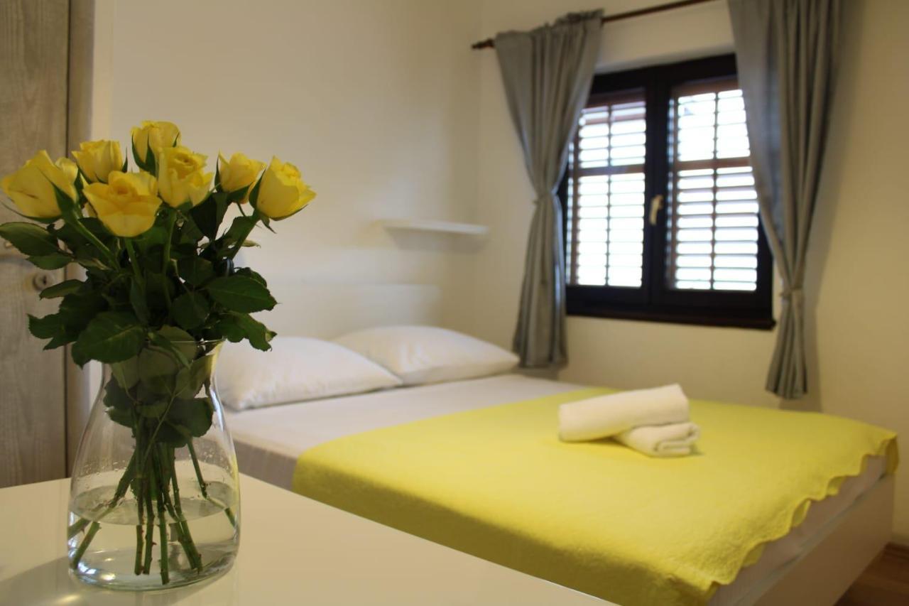 Apartments Renata Donji Seget Екстериор снимка