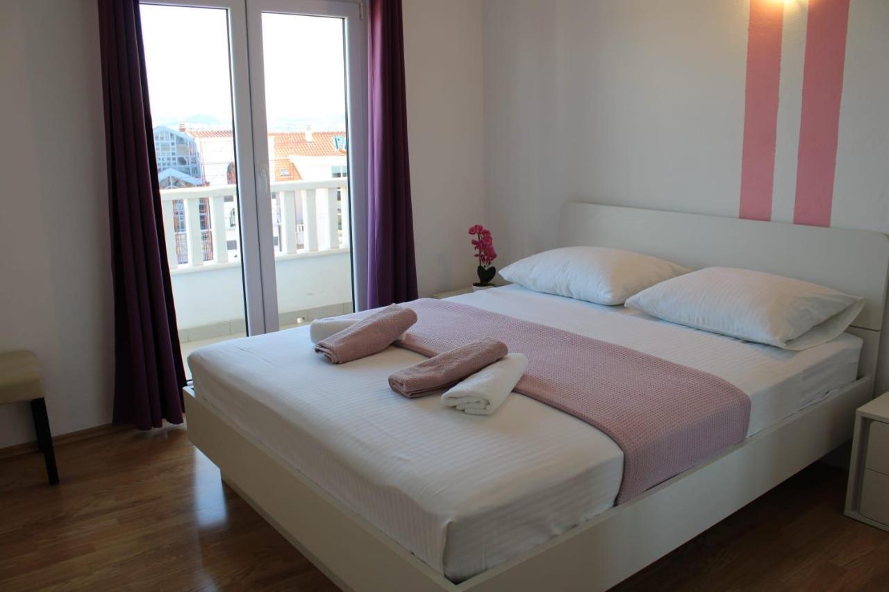 Apartments Renata Donji Seget Екстериор снимка