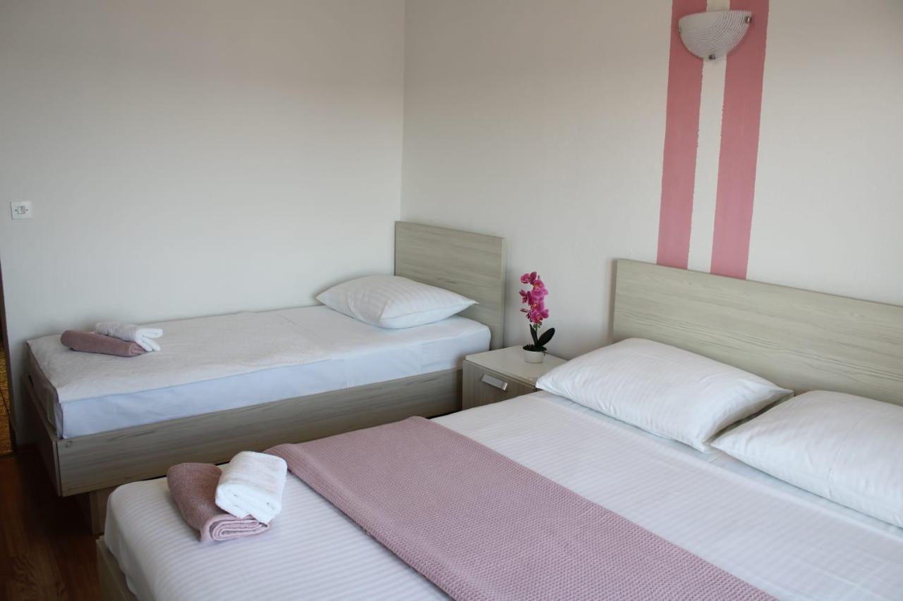 Apartments Renata Donji Seget Екстериор снимка