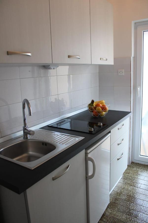 Apartments Renata Donji Seget Екстериор снимка