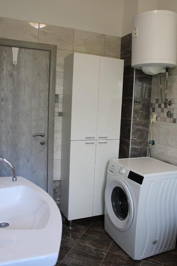 Apartments Renata Donji Seget Екстериор снимка