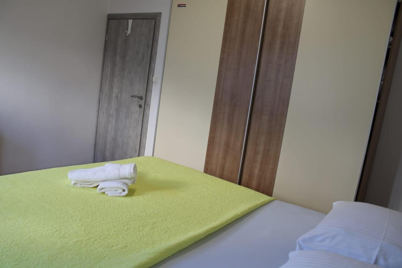 Apartments Renata Donji Seget Екстериор снимка