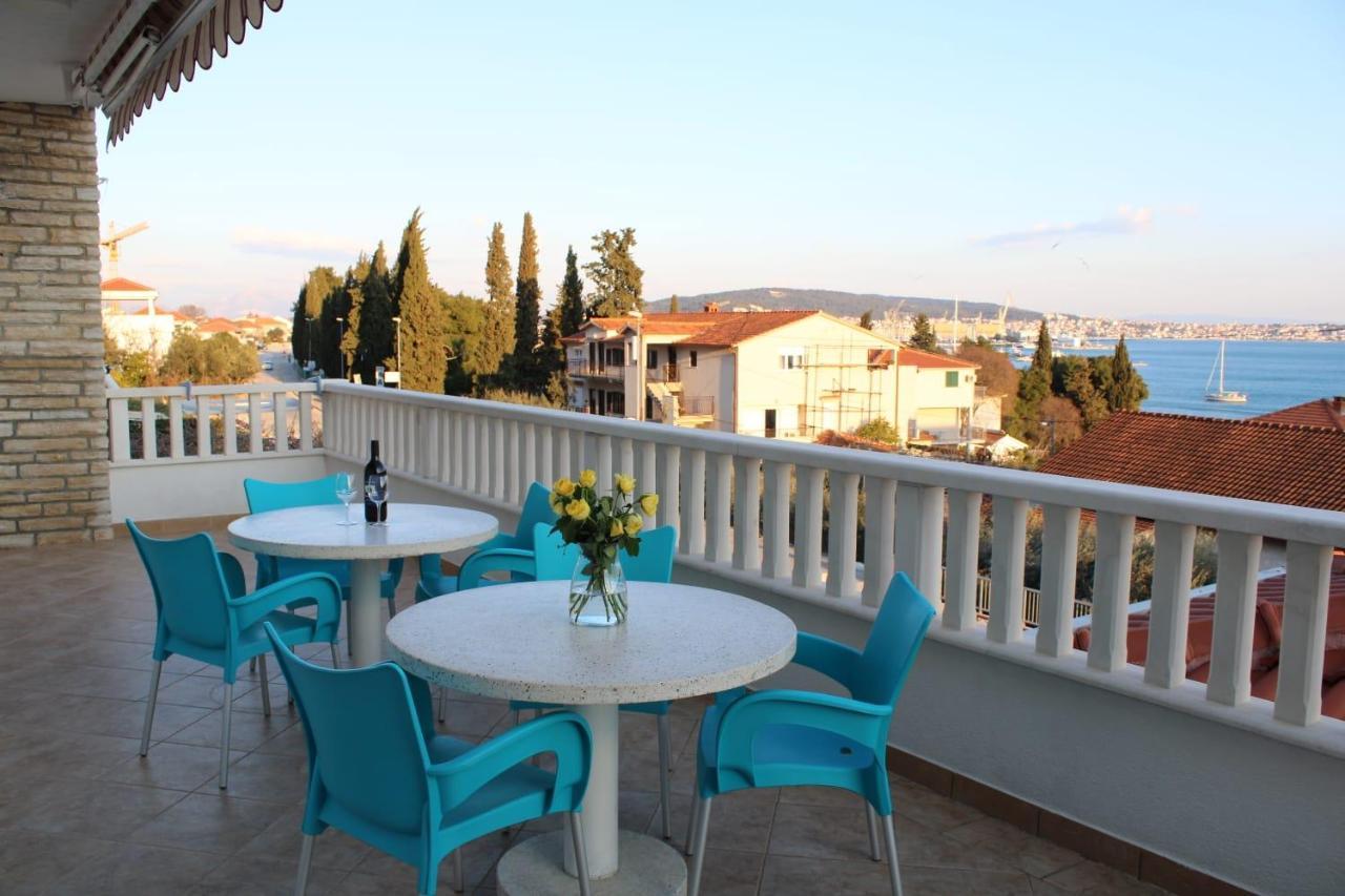 Apartments Renata Donji Seget Екстериор снимка