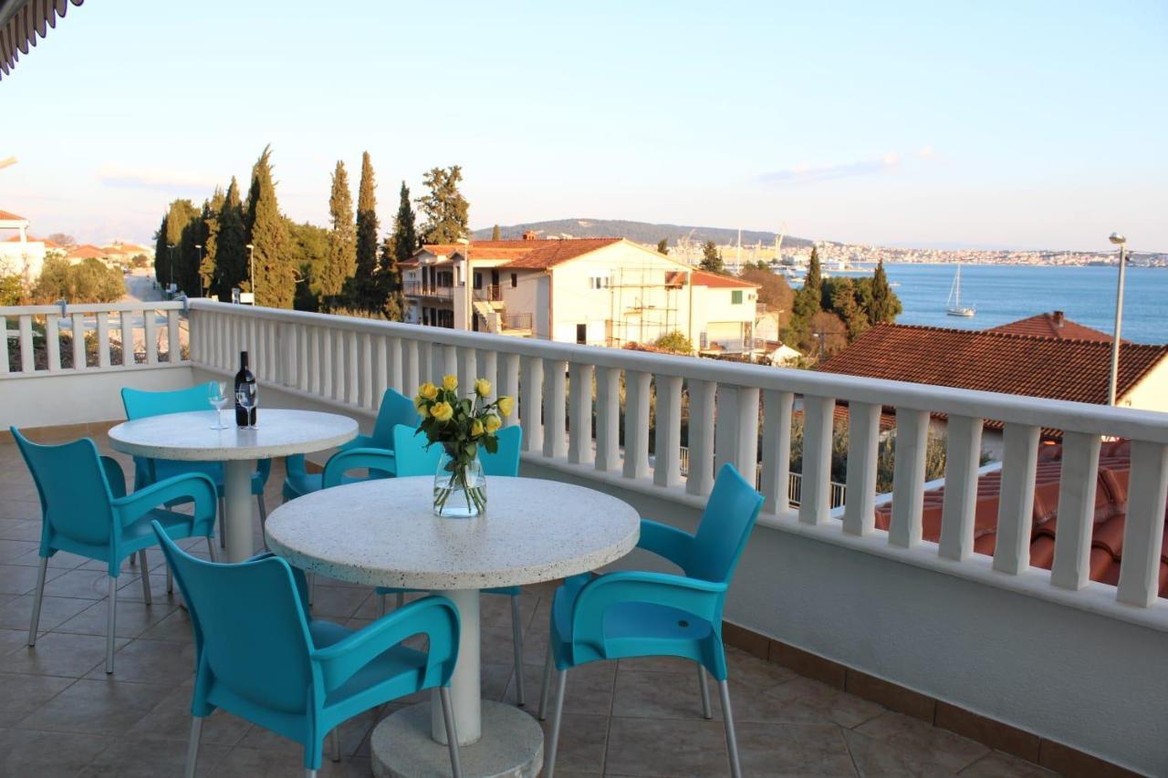 Apartments Renata Donji Seget Екстериор снимка