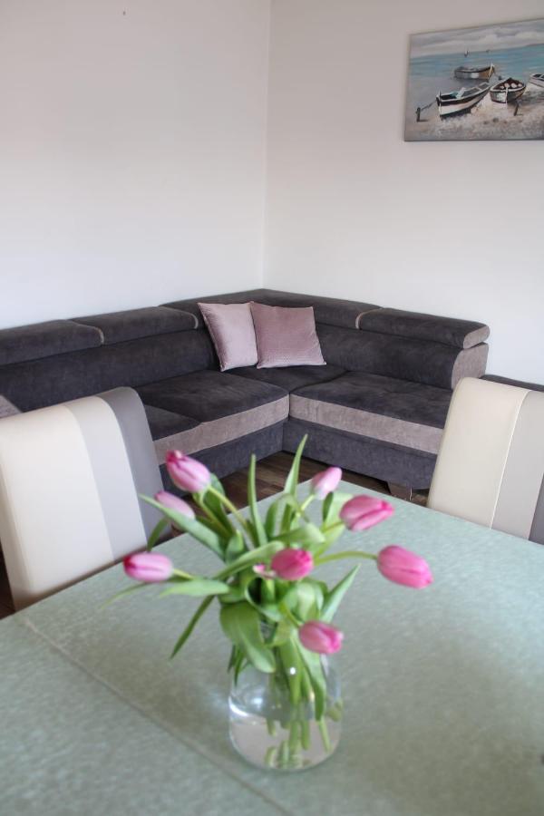 Apartments Renata Donji Seget Екстериор снимка